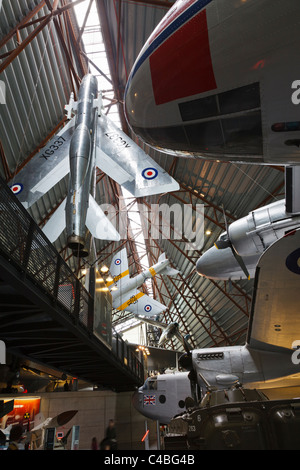 Flugzeuge auf dem Display in der Ausstellungshalle kalten Krieges RAF Museum Cosford, Shropshire Stockfoto