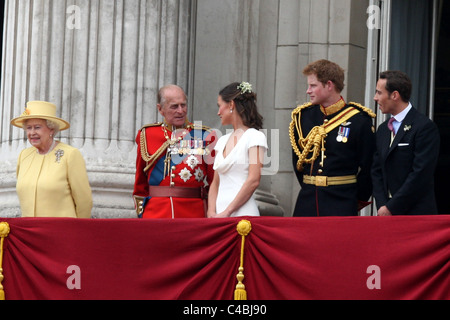 PIPPA MIDDLETON UND PRINZ HARRY AT DIE KÖNIGLICHE HOCHZEIT VON PRINZ WILLIAM UND KATE MIDDLETON Stockfoto