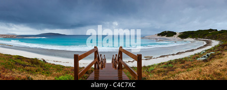 Promenade führt Lachs Strand hinunter. Esperance, Western Australia, Australien Stockfoto