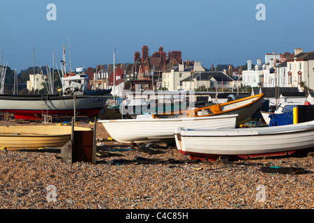 Angelboote/Fischerboote am Strand von Deal Stockfoto