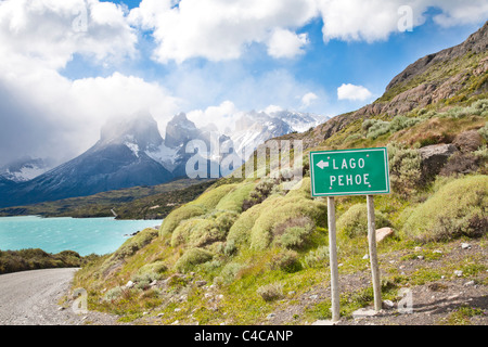 Lake Pehoe und Cuernos del Paine, Torres del Paine Nationalpark, Chile Stockfoto