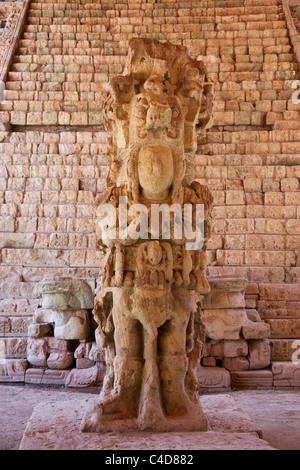 Stele M bei hieroglyphische Treppe von Maya Ruine des Copan Stockfoto