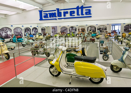 & Lambretta Scooter Museum, Rodan, Mailand Provinz, Italien Stockfoto