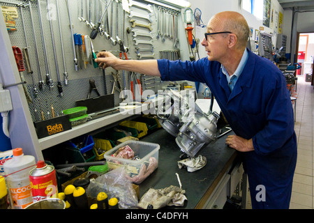 Werkstatt, Roller & Lambretta Museum, Rodan, Mailand Provinz, Italien Stockfoto