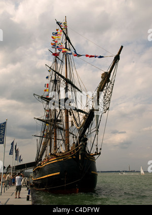 Nachbildung der HMS Bounty festgemacht an Cowes Isle Of Wight England UK Stockfoto