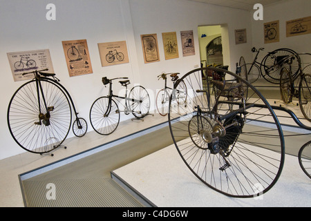 Alte Fahrräder, Scooter & Lambretta Museum, Rodan, Provinz Mailand, Italien Stockfoto