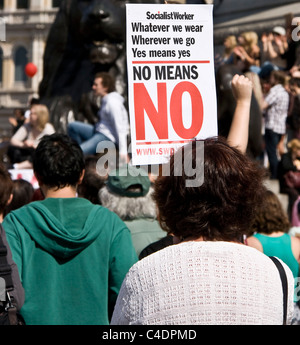 Protestkundgebung der Demonstration durch die Socialist Workers Party für Frauenrechten Trafalgar Square London England Europa Stockfoto