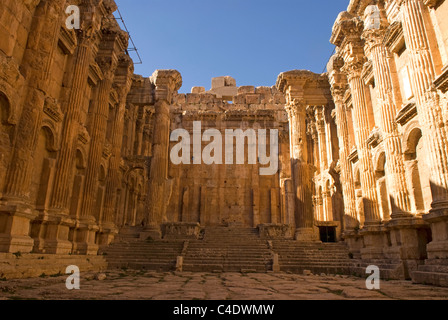 Im Inneren des Tempels des Bacchus, Baalbek, Bekaa-Tal, Libanon. Stockfoto