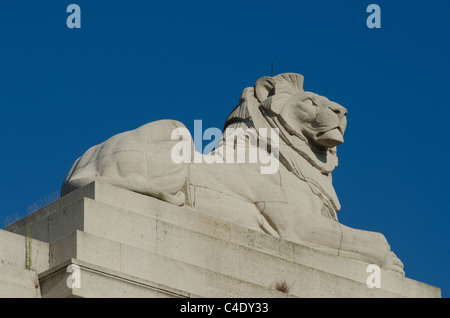 Britischer Löwe auf die Menin Gate Memorial zu fehlen, Ypern, Flandern Stockfoto