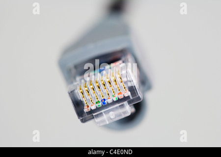 RJ-45 Ethernet-Anschluss auf weißem Hintergrund Stockfoto