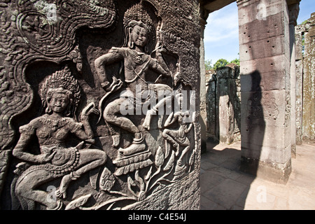 Apsaras Schnitzereien. Bayon Tempel. Angkor. Kambodscha Stockfoto