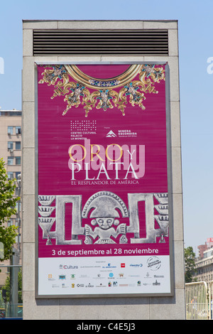 Zeichen, die Förderung der Oro y Plata-Ausstellung im Centro Cultural Palacio la Moneda, Santiago, Chile Stockfoto