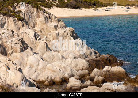 Felsformationen an Kalamitsi Beach, Sithonia, Chalkidiki, Griechenland Stockfoto