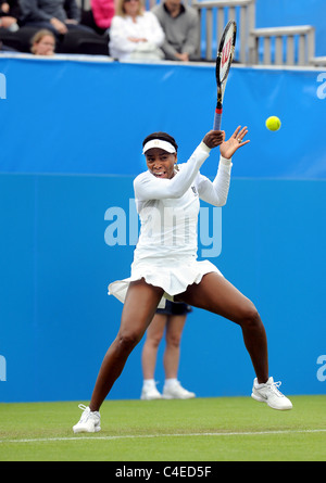 Venus Williams in Aktion bei den Aegon International-Tennis-Turnier in Devonshire Park Eastbourne Stockfoto