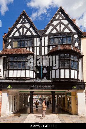 Old George Mall Shopping Center Eingang, Salisbury, Wiltshire UK Stockfoto