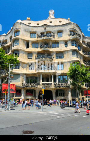 Bauen Sie die berühmte Casa Mila, im Jahr 1910 von dem Architekten Antoni Gaudi, befindet sich am Passeig de Gracia, Barcelona, Spanien. Stockfoto