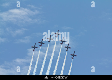 Flugzeuge in engen Formation auf einer Flugshow Stockfoto