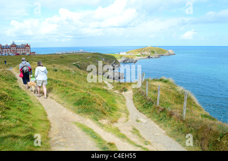 Passanten den South West Coast Path auf Towan Kopf, Newquay, Cornwall, uk Stockfoto