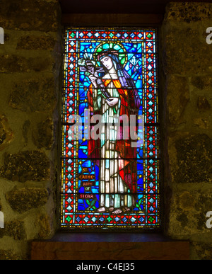 St. Catherine Buntglasfenster an St. Malo-Kapelle in Allenspark, Colorado Stockfoto