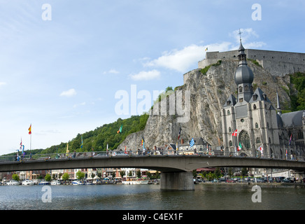 Die Stadt Dinant an den Ufern der Maas in der Provinz Namur, Wallonien, Belgien Stockfoto