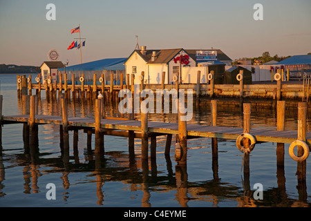 Mürrisch Jerrys Muschel Bar in Greenport New York Stockfoto