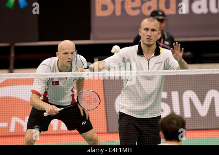 Rasmus Bonde und Anders Kristiansen während der Herren Doppel Qualifikation der Li-Ning Singapore Open 2011. Stockfoto