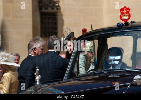 Seine königliche Hoheit Herzogin von Cambridge (Kate Middleton) Ankunft Reihenfolge der Strumpfband-Zeremonie in WIndsor Castle Stockfoto