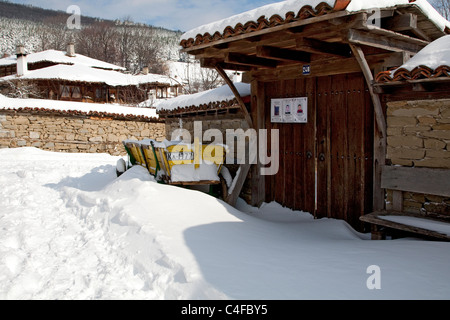 Zheravna im winter Stockfoto