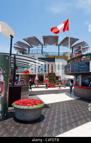 Das Meer Einkaufszentrum Larcomar in Miraflores, Lima, Peru, Südamerika. Stockfoto