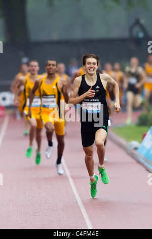 Lukas Verzbicas Sieger der Junioren eine Meile laufen beim 2011 NYC Grand Prix Leichtathletik -Wettbewerb Stockfoto