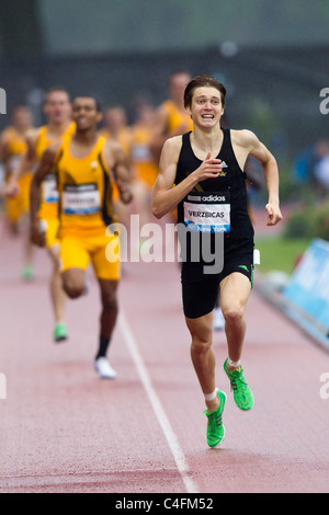 Lukas Verzbicas Sieger der Junioren eine Meile laufen beim 2011 NYC Grand Prix Leichtathletik -Wettbewerb Stockfoto