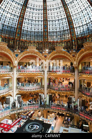 Alte (klassische) Teil des Kaufhaus Lafayette in Paris, Frankreich. Stockfoto