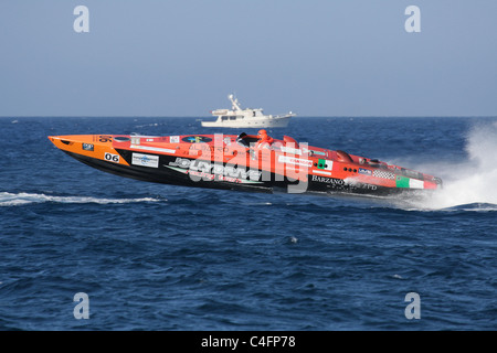 Supersport Klasse Boot Nr. 06 Jolly fahren während der UIM-Ozean-Grand-Prix-Sprint-Rennen, Malta, 11. Juni 2011 Stockfoto