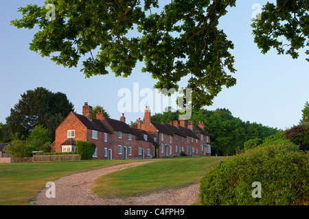 Ferienhäuser in der malerischen Ortschaft Schilde hart am Ufer des Beaulieu River, New Forest National Park, Hampshire, DEU Stockfoto