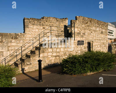 Catchcold Turm Teil der Überreste der mittelalterlichen Stadtmauer von Southampton Hampshire England UK Stockfoto