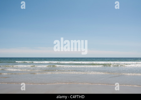 Wellen Waschen an Land den Sandstrand in Ogunquit, Maine, USA. Stockfoto