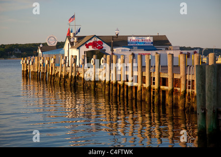 Mürrisch Jerrys Muschel Bar in Greenport New York Stockfoto