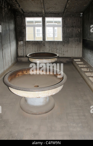 Die Waschräume des KZ Sachsenhausen in der Nähe von Berlin, Deutschland Stockfoto