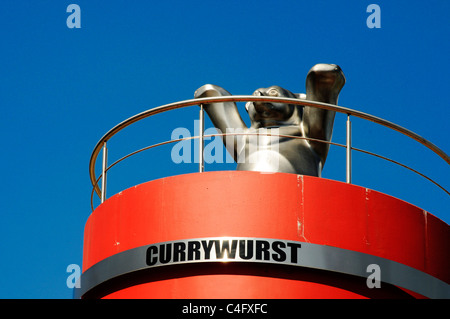 Eine Anzeige für Currywurst in Berlin Stockfoto