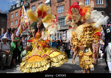 Samba-Tänzer in Kopenhagen Karneval Juni 2011. Stockfoto