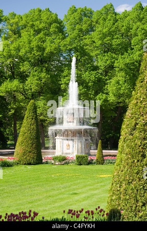 Russland, St. Petersburg, Peterhof, Petergof Barock Peter The Great Palace gebaut 1721 der römischen Brunnen Brunnen Stockfoto