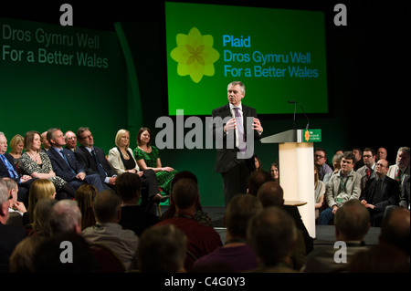 Plaid Cymru Führer Ieuan Wyn Jones geben Rede auf der Party 2011 Jahrestagung in Cardiff South Wales UK Stockfoto