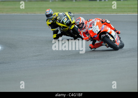 Nicky Hayden und Colin Edwards in der nassen, MotoGP, 2011 Stockfoto