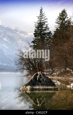 Blick auf Lake Bohinj im Triglav Nationalpark Sloweniens Stockfoto