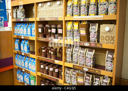 Eine Anzeige der Kaffee in einem Dunkin ' Donuts-Store in New York Stockfoto