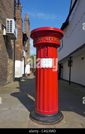 Viktorianische Säule Box, Vereinigte 1856, High Street, Eton, Berkshire, England, Vereinigtes Königreich, Königreich, GB, Großbritannien, britische Inseln, Europa Stockfoto