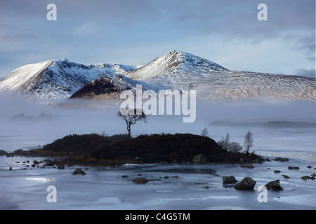 Man Na h-Achlaise & der schwarze Berg im Winter, Argyll und Bute, Schottisches Hochland, Schottland Stockfoto