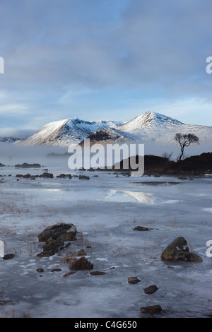 Man Na h-Achlaise & der schwarze Berg im Winter, Argyll und Bute, Schottisches Hochland, Schottland Stockfoto