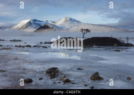 Man Na h-Achlaise & der schwarze Berg im Winter, Argyll und Bute, Schottisches Hochland, Schottland Stockfoto