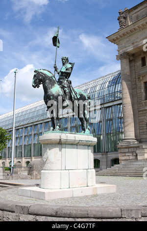 Otto von Wittelsbach Denkmal an der Bayerischen Staatskanzlei (Bayerische Staatskanzlei) in München, Bayern, Deutschland Stockfoto